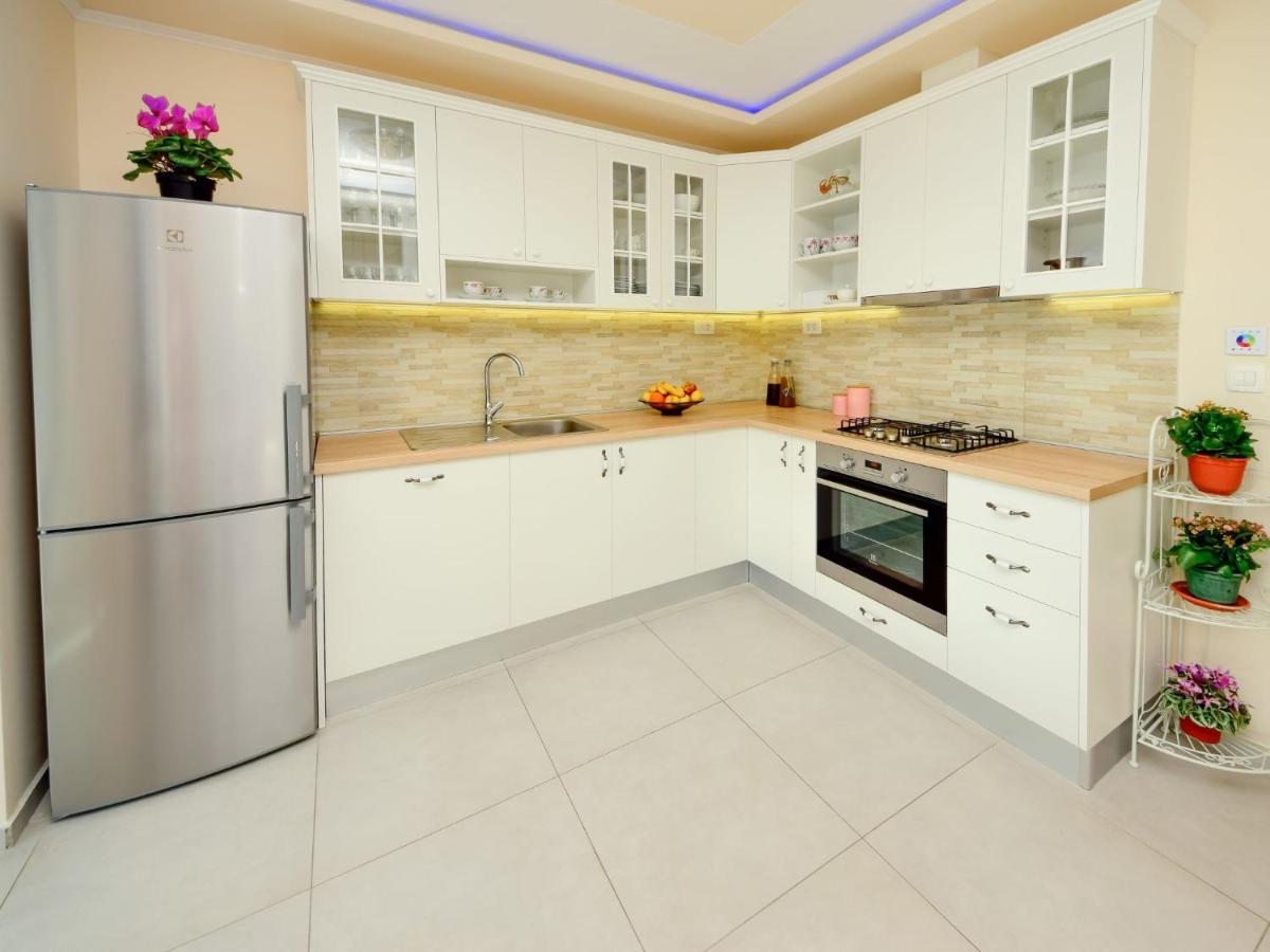 Holiday Home Lara By Interhome Omis Luaran gambar
