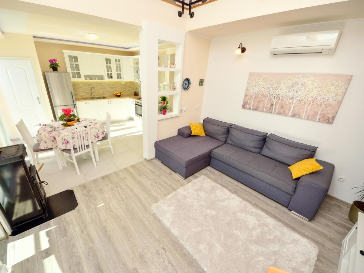Holiday Home Lara By Interhome Omis Luaran gambar