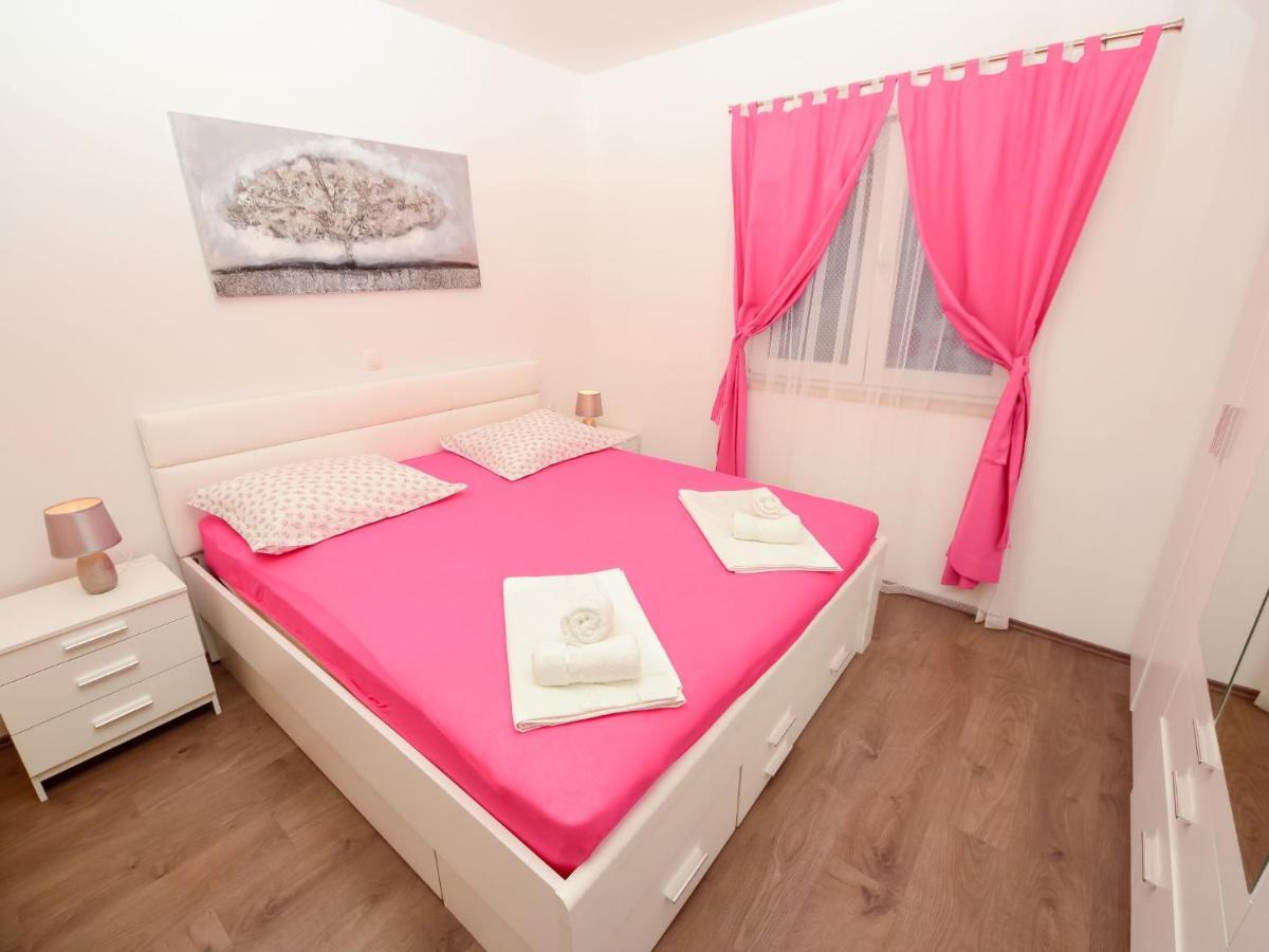 Holiday Home Lara By Interhome Omis Luaran gambar
